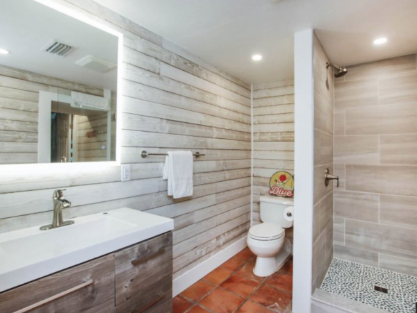 Captiva Island Vacation Rental with 6 Bedrooms & Pool Deeded Beach Access 4 Min Stroll Away